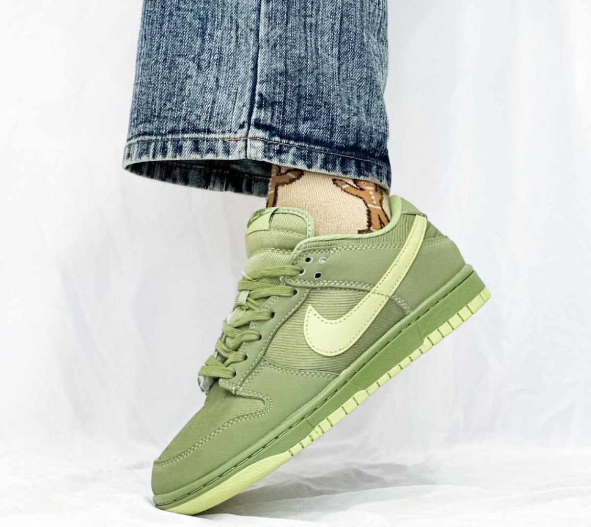 NIKE SB DUNK OIL AURA GREEN